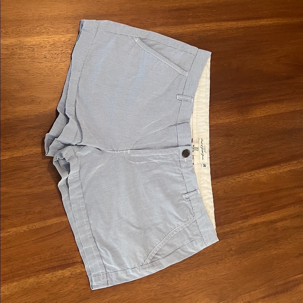 H&M Light Blue / White Striped Women's Shorts L